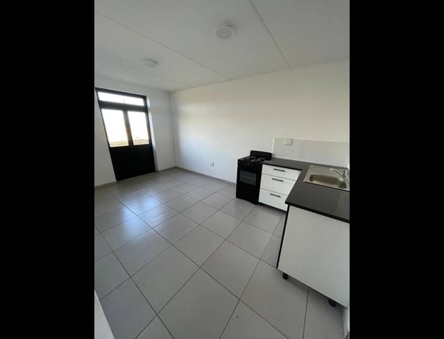2 BEDROOM APARTMENT FOR SALE IN PROTEA GLEN